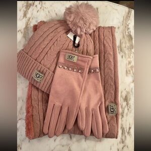 UGG Winter Pink Sweater Weather pom pom hat infinity scarf Set. NWT